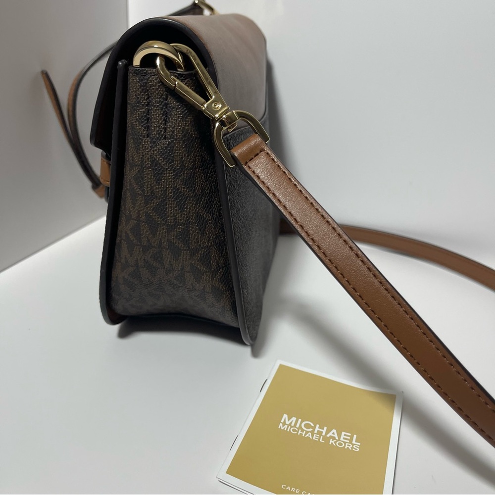 Michael Kors Emilia Saddle Flap Mk Signature Brown Small Monogram Leather - Picture 5 of 11